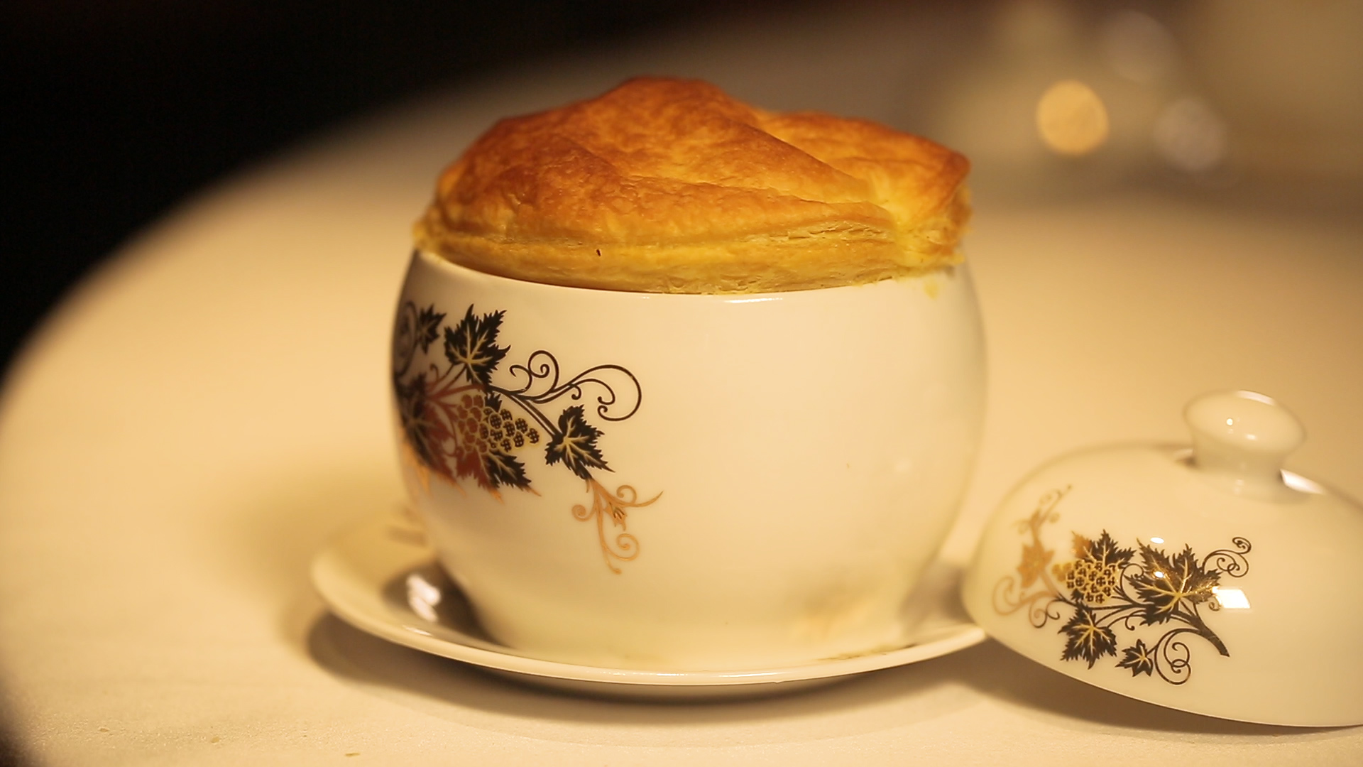 视觉味觉的双重享受,酥皮鸡菌汤,做法简单,好喝又滋补