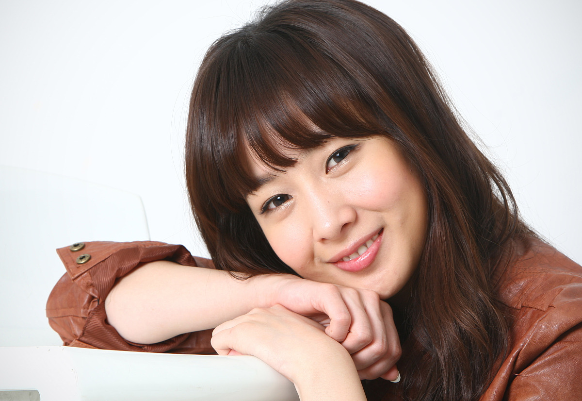 2010年1月18日讯,韩国女星李贤智写真.***_***李贤智s. korean actres