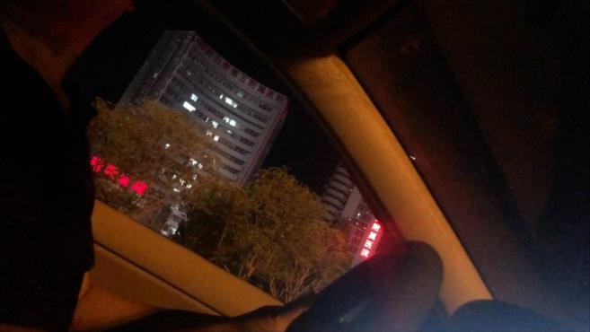 [图]曝夜间乘坐郑州出租车遭遇不打表“一口价”,沿途拉人变拼车