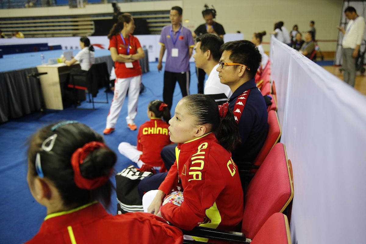 规范化“经过大家的不懈努力”这句话