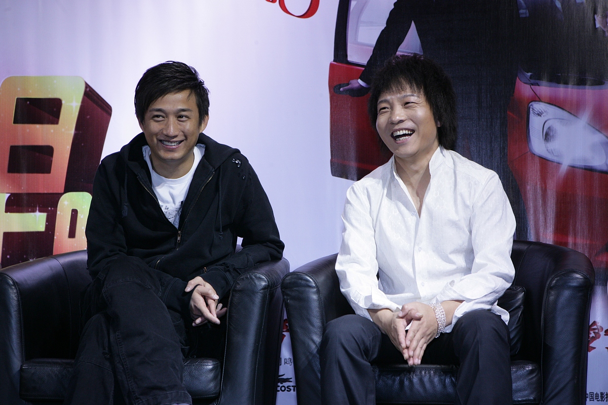 2008年11月11日,北京,电影《爱情呼叫转移2》官网启动仪式举行.黄磊(