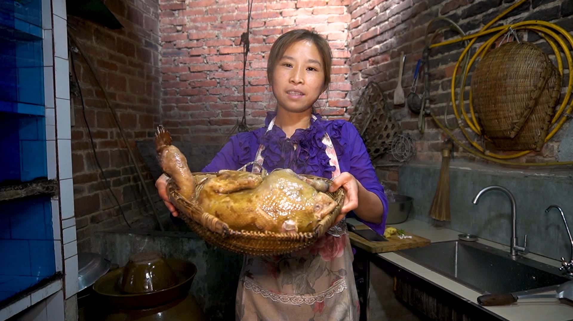做麻辣鸡,烫红油很关键,桃子姐教你详细制作方法