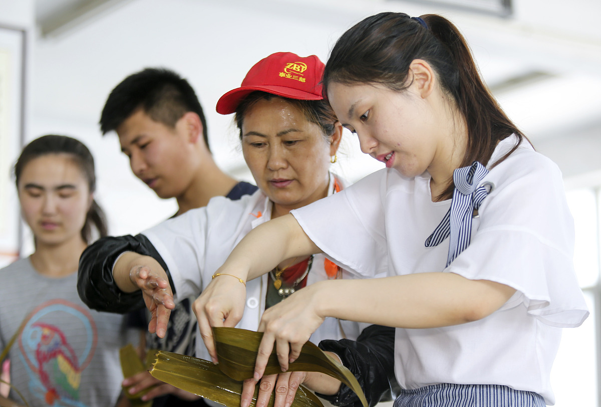 新时代加强大学生劳动教育路径探究：现状、策略与意义