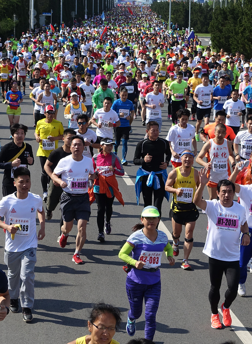 大连马拉松和南山半程马拉松哪个更受欢迎
