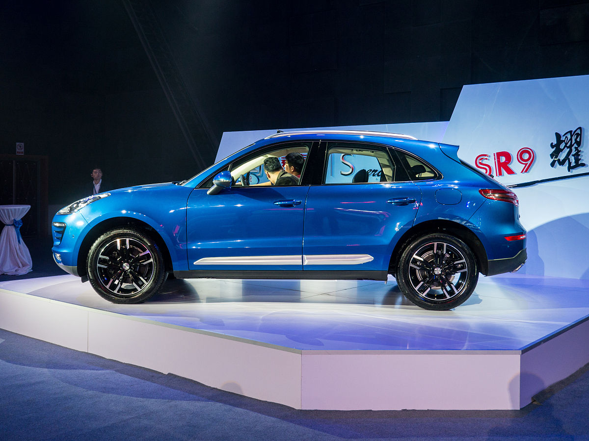 2016年10月10日,北京,众泰发布了s系列的第二款车sr9中级suv.车型分为