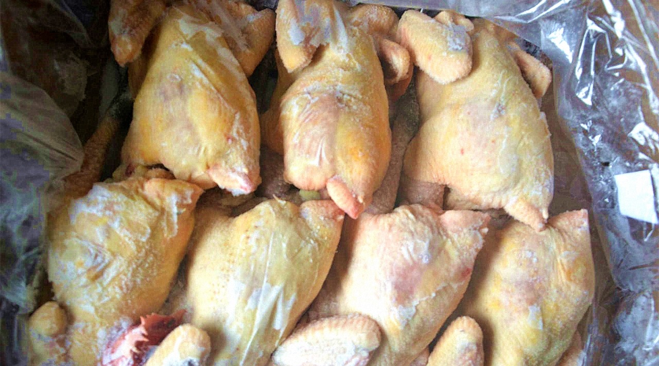 养殖场的鸡鸭肉做成冷鲜品,还能保证食品新鲜吗?今天长见识了