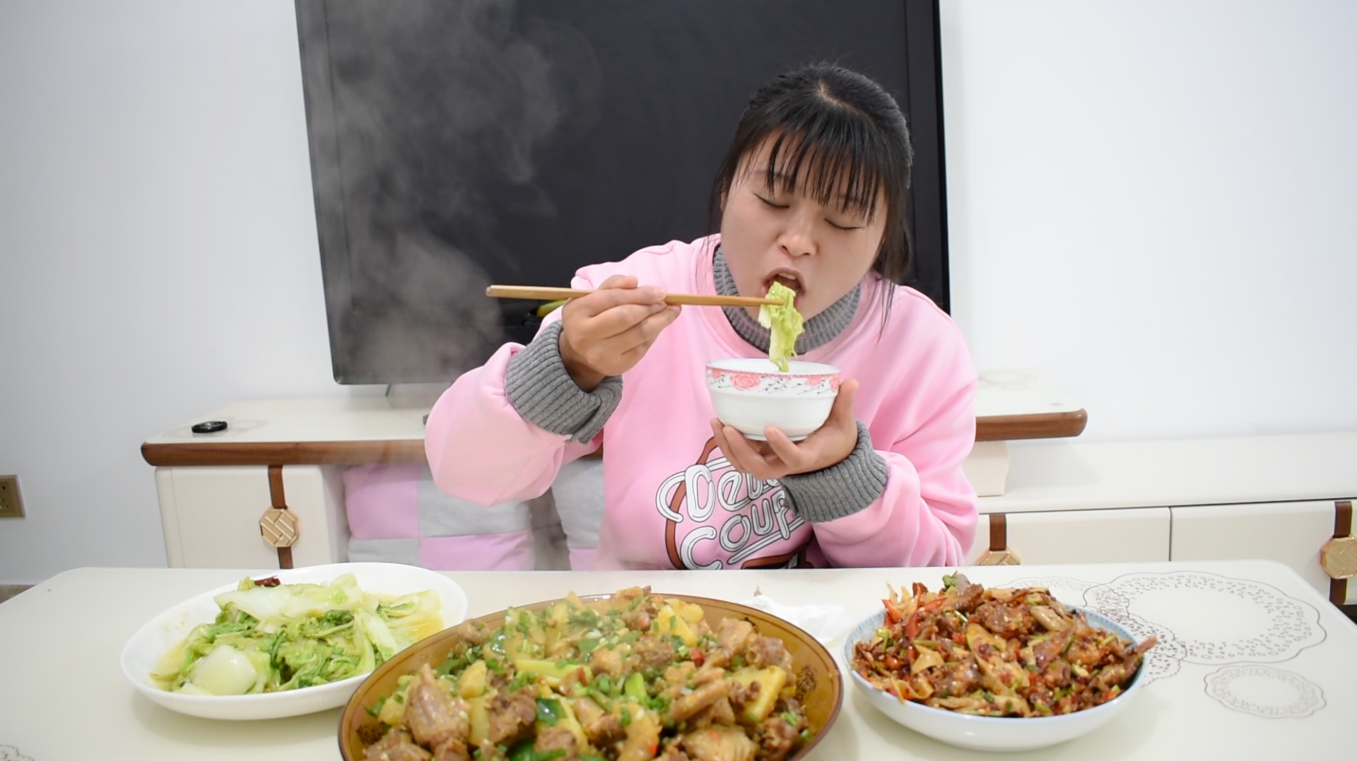 90块钱买了一只大鹅,第一次做大鹅烧土豆,味道不摆了,太下饭