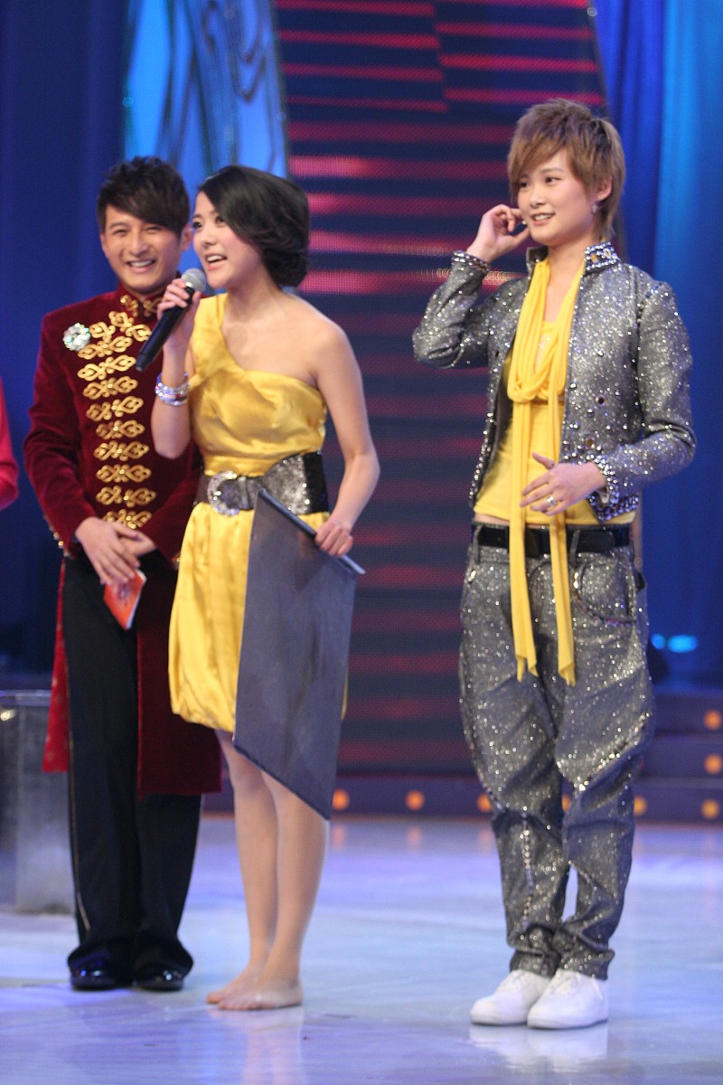 2009年2月9日,湖南长沙,湖南卫视元宵晚会现场直播.***_***杨乐乐 李