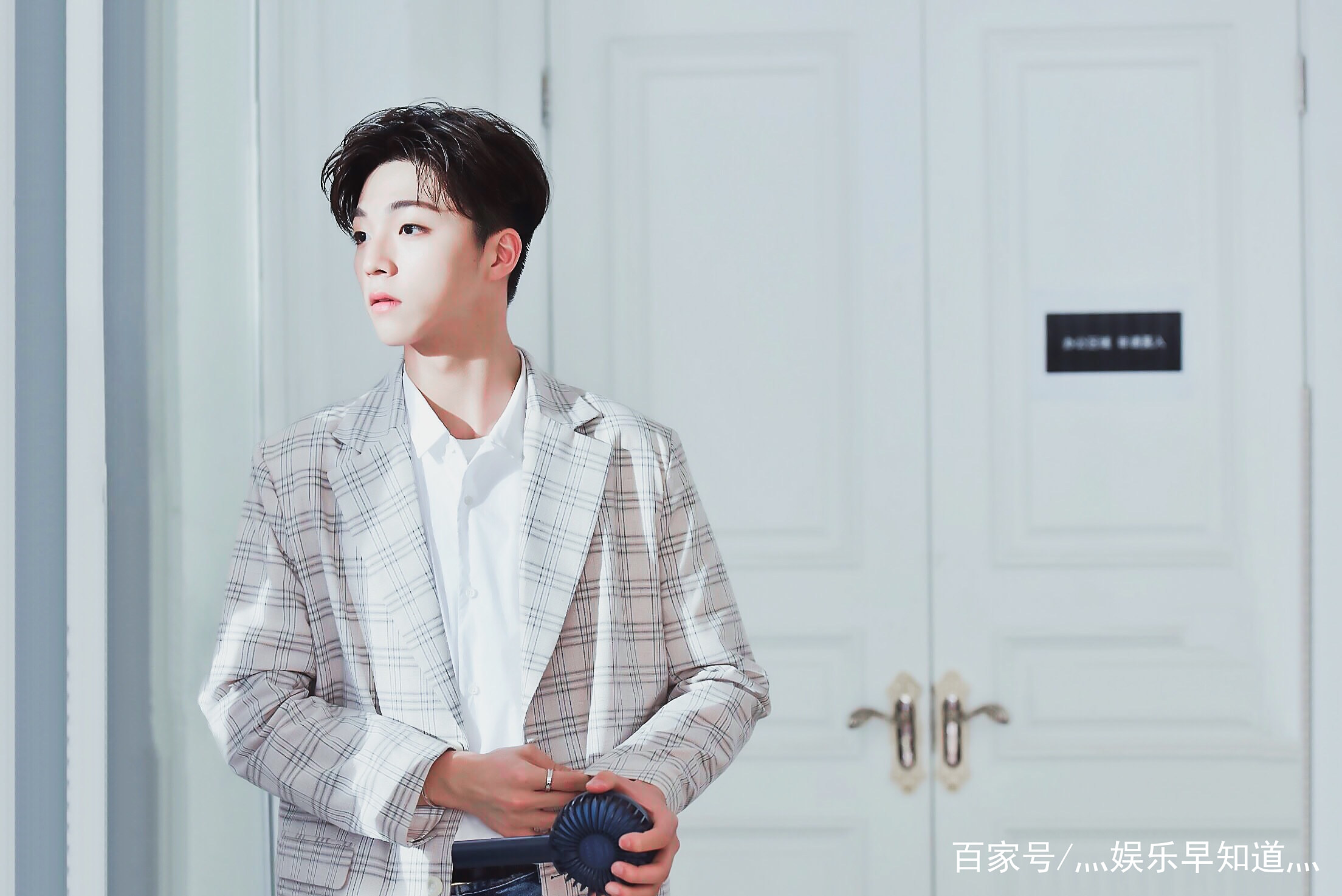 陈立农武汉见面会高清图，中二男孩造型太可爱