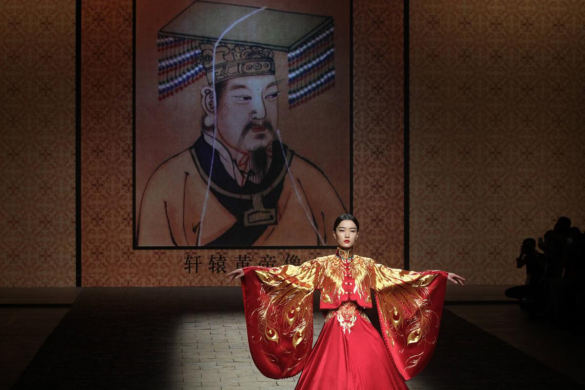2014年10月25日,北京,2015中国国际时装周(春夏):ne·tiger 高级定制