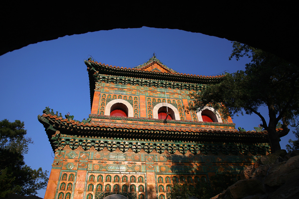 中日文化差异解析：从社会关系、礼仪到思维方式