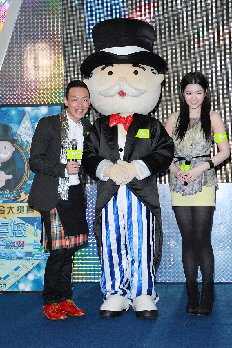 2012年12月23日,香港,明星应邀出席大富翁圣诞活动.***_***梁烈唯  苟
