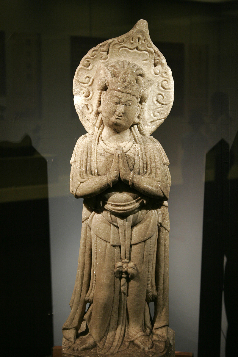 石雕菩萨造像,唐(公元618—907年).呼和浩特市内蒙古博物院"国家宝藏