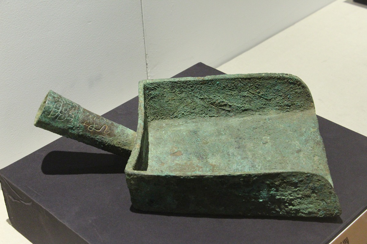 三个连续奇数的数学问题及解答