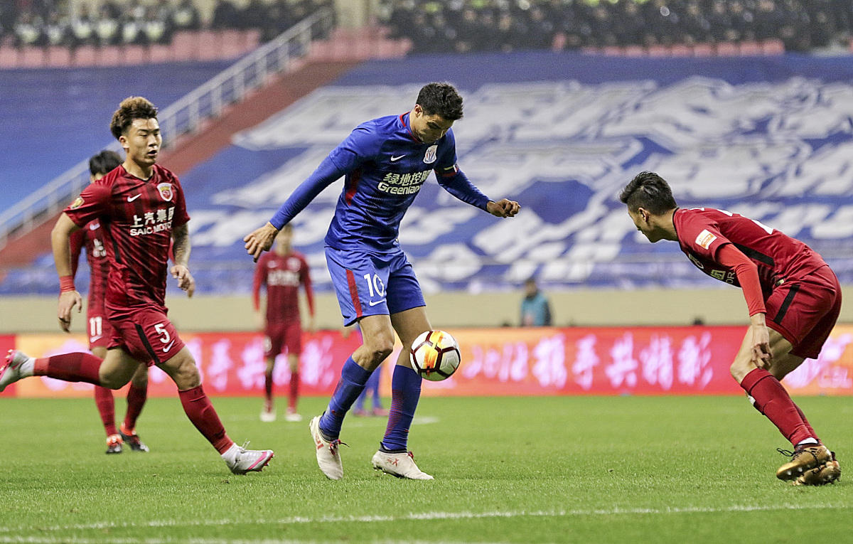 2018中超次轮:胡尔克世界波吕文君破门 上海申花0-2上海上港
