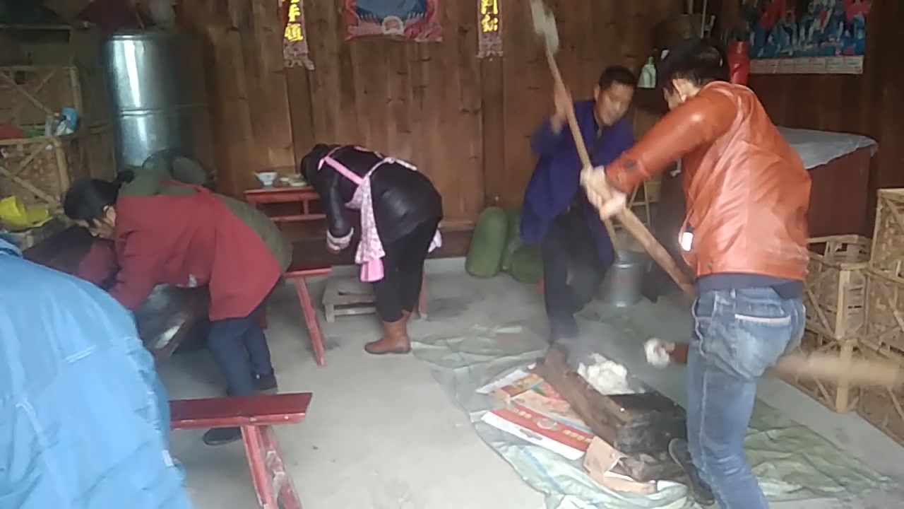 浓郁的地方风情,过年传统风俗,民间打糍粑很多人没见过吧