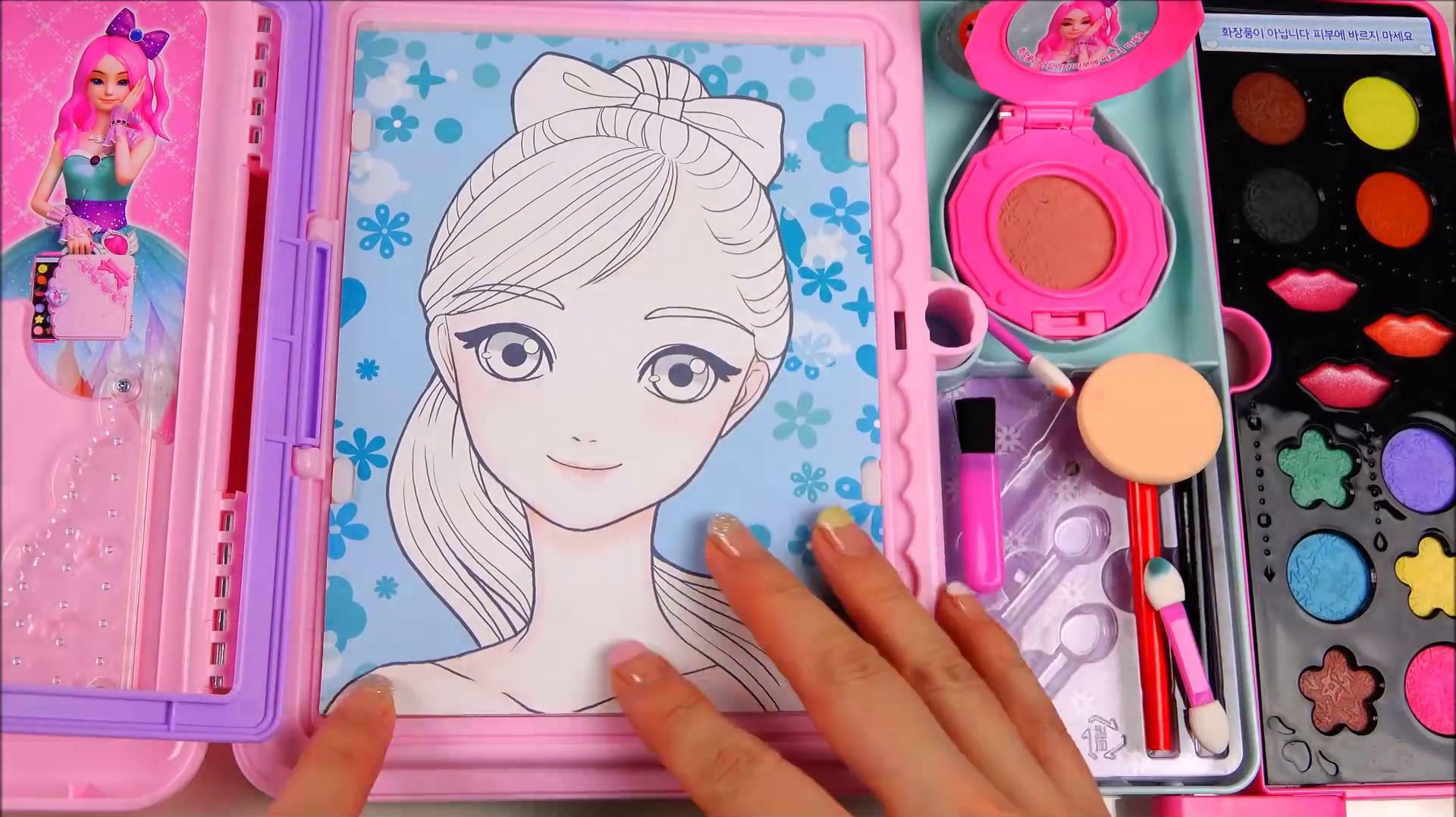 好看芭比卡通纸化妆秀,画法简单又漂亮,小朋友很喜欢
