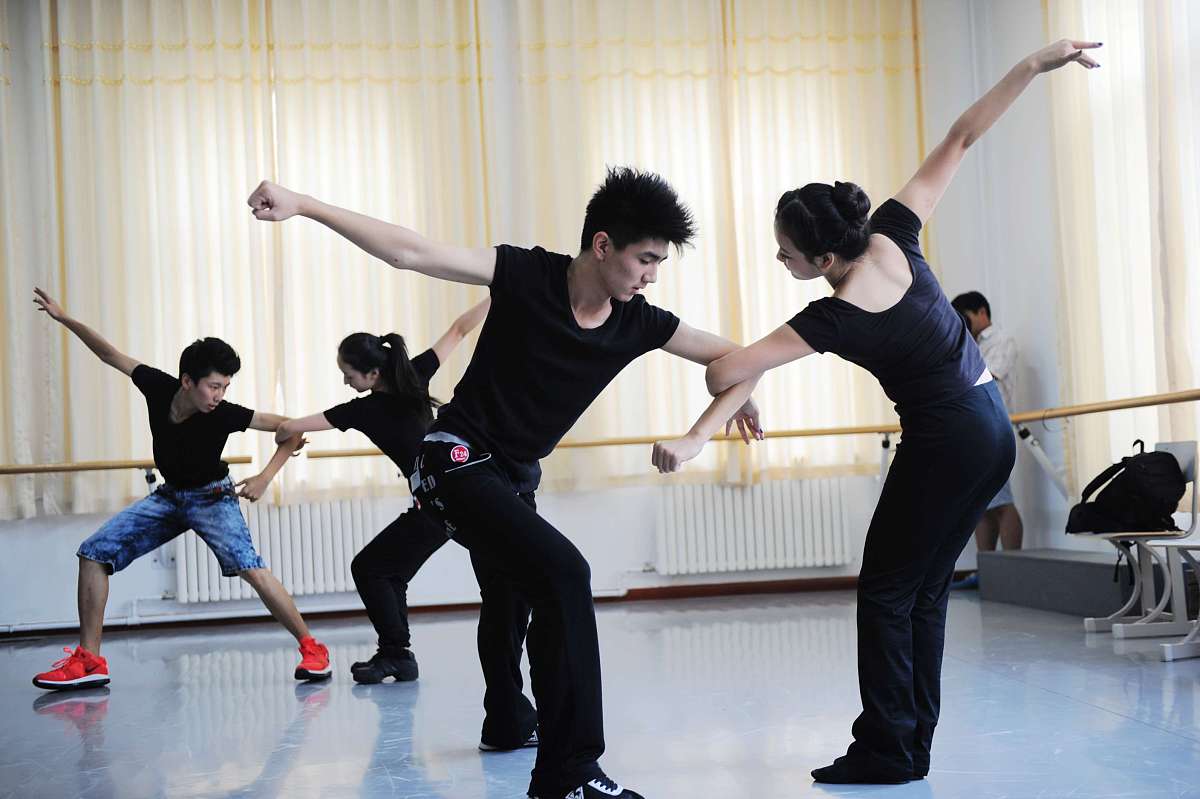 惠州艺术职业技术学校2022年招生简章 - 培养艺术人才，成就梦想