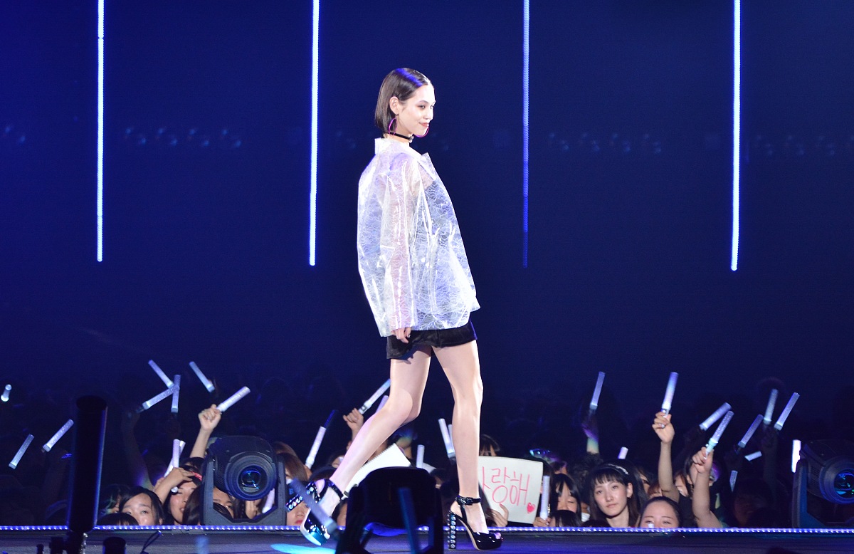 SQL 语句返回值处理：包含特定值取值，否则取反值