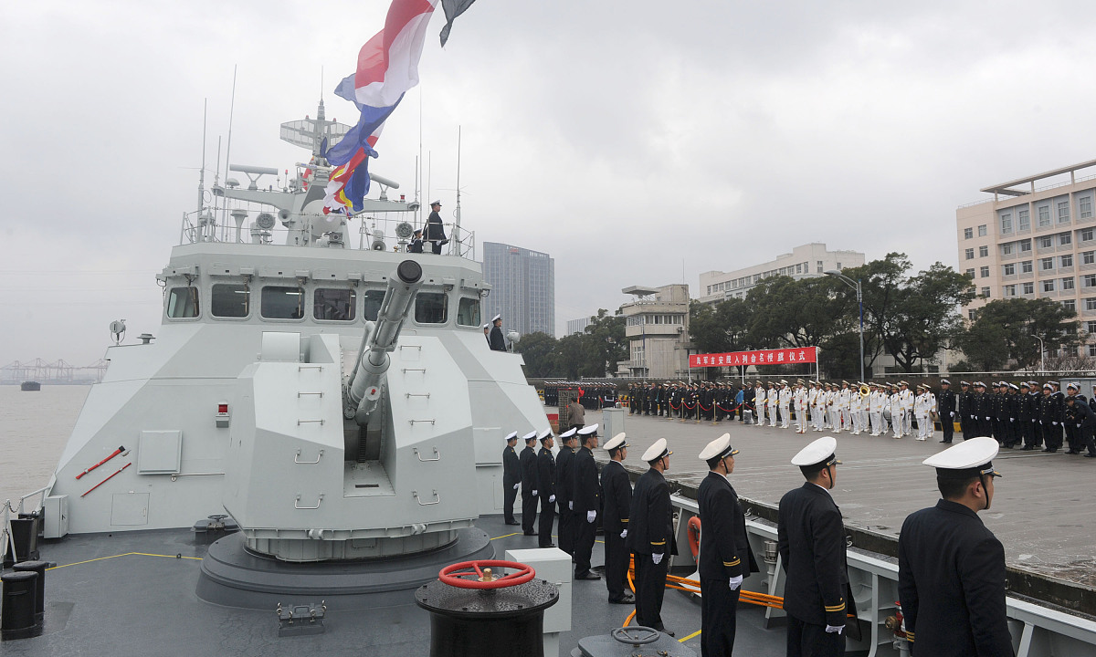 2014年1月8日上午,具有百年历史的上海吴淞某军港,海军某新型导弹护卫
