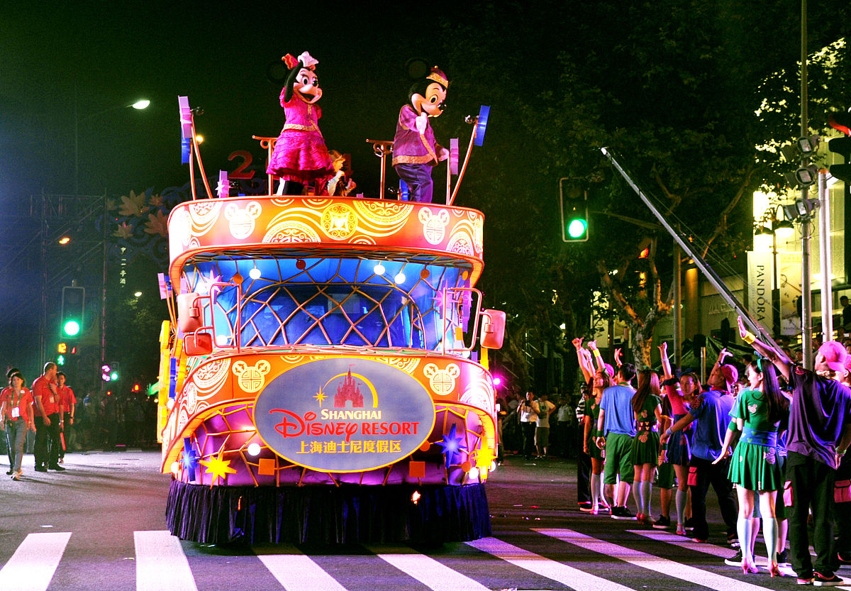 花车巡游具体需要哪些准备包括人员和设备