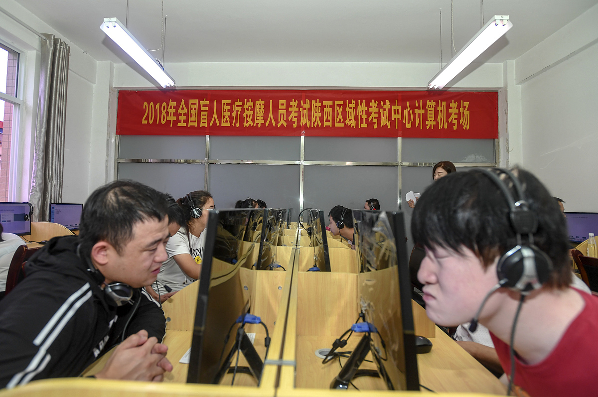 修改结合K县农村电商扶贫中存在的问题提出以下对策与分析