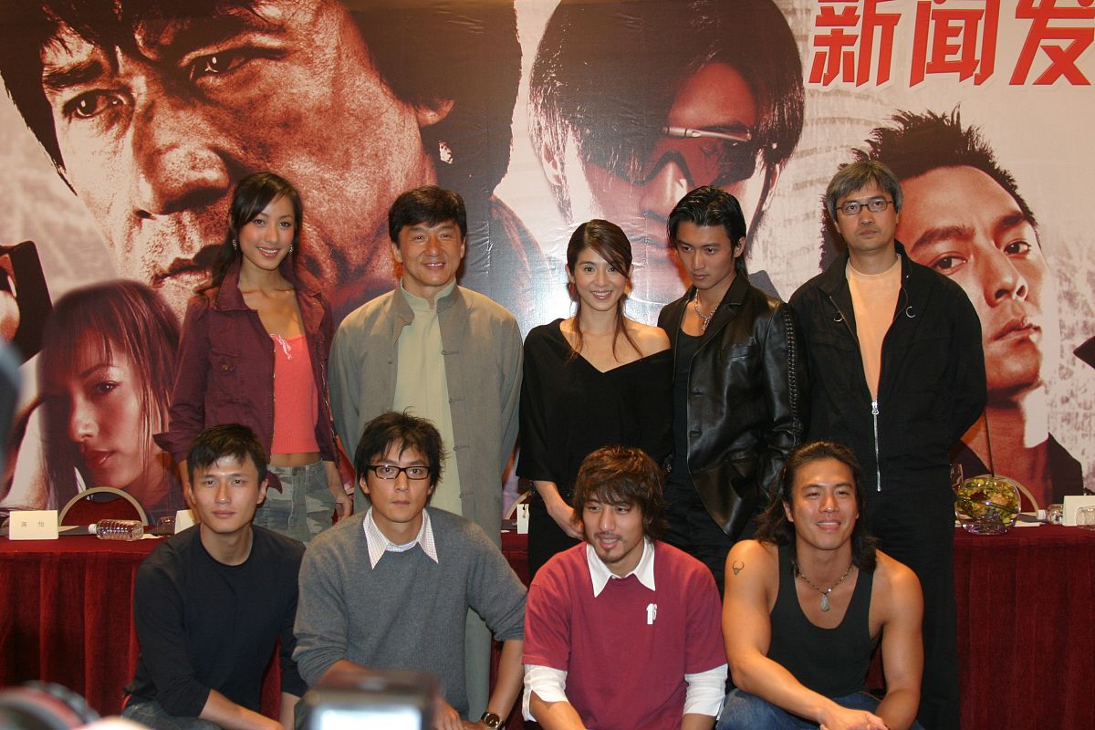 2004年9月20日,《新警察故事》在上海举行了新闻发布会及电影首映礼.