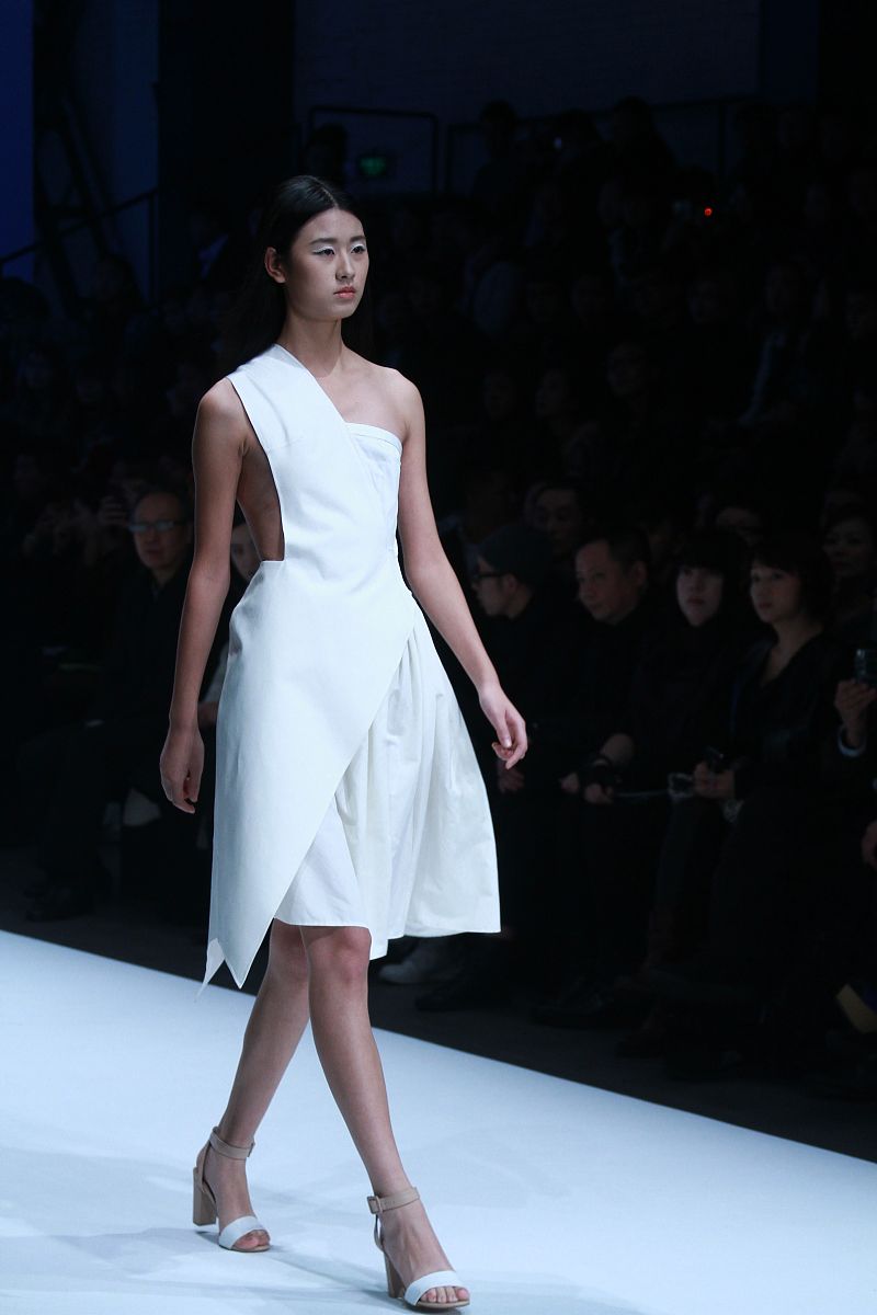 如何与个性独立的女生交流？