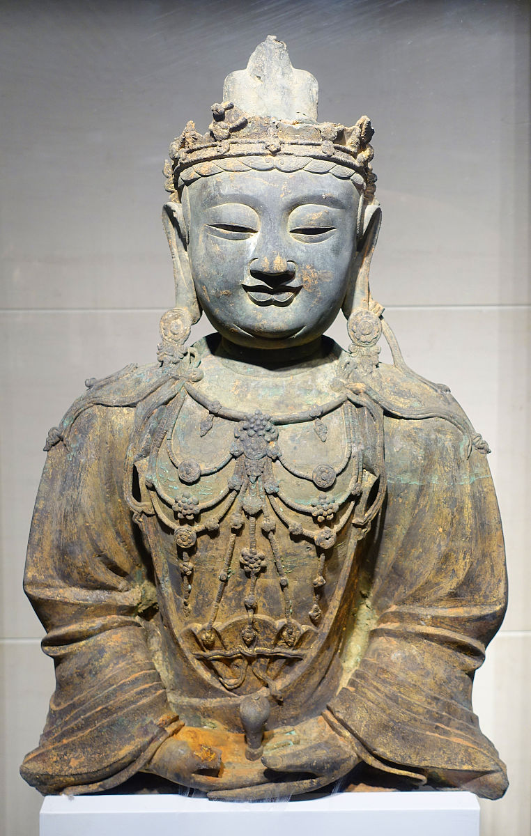 2019年5月28日,南京,鎏金铜菩萨像,明末清初佛像,南京博物院"江苏古代