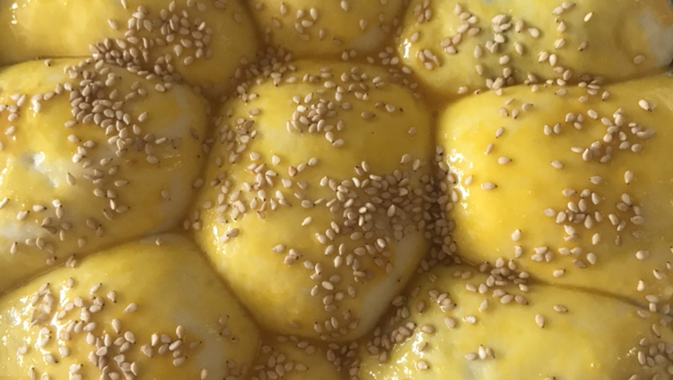 豆沙面包这样做,松软香甜又拉丝,做法简单易懂