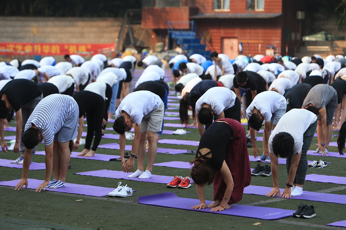 2022年重庆光华全部招女生吗？