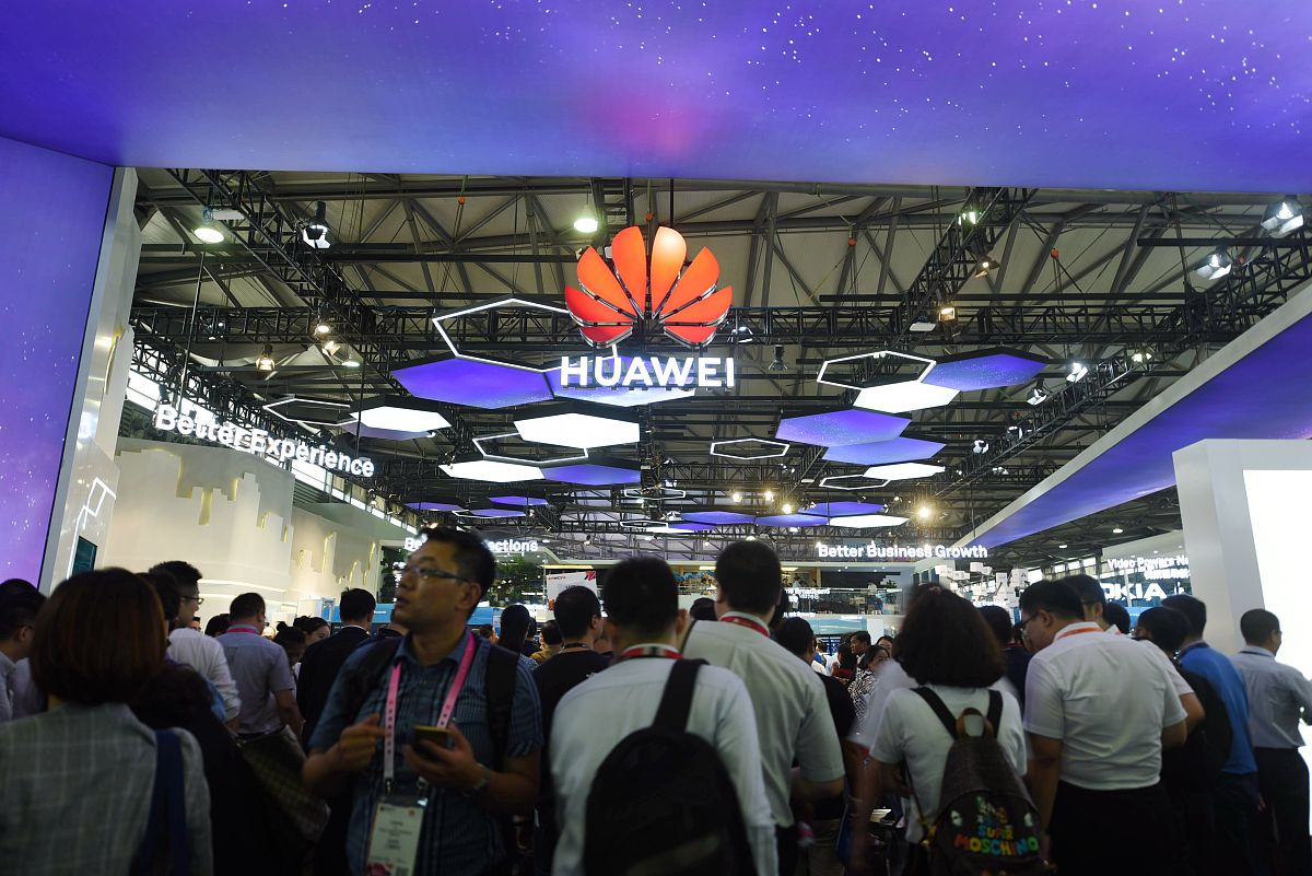 3000字实习综述性报告内容是在参观无人驾驶、智能制造企业