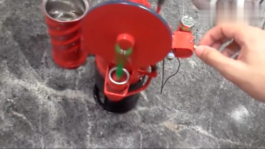 国外牛人制造的蒸汽机模型,怎么样是不是比工厂成产的都完美