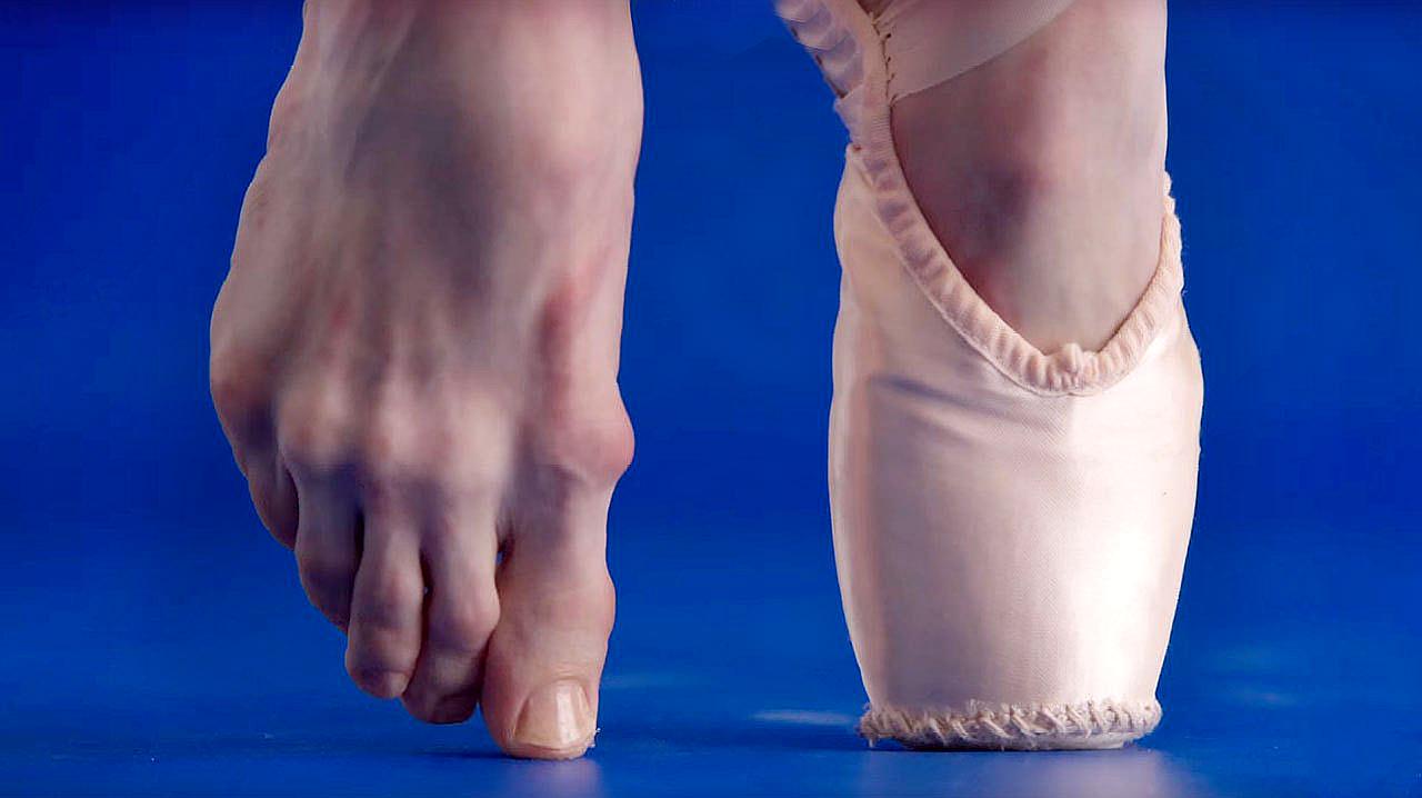 为什么跳芭蕾舞长时间立起来,脚尖都不会痛?看完