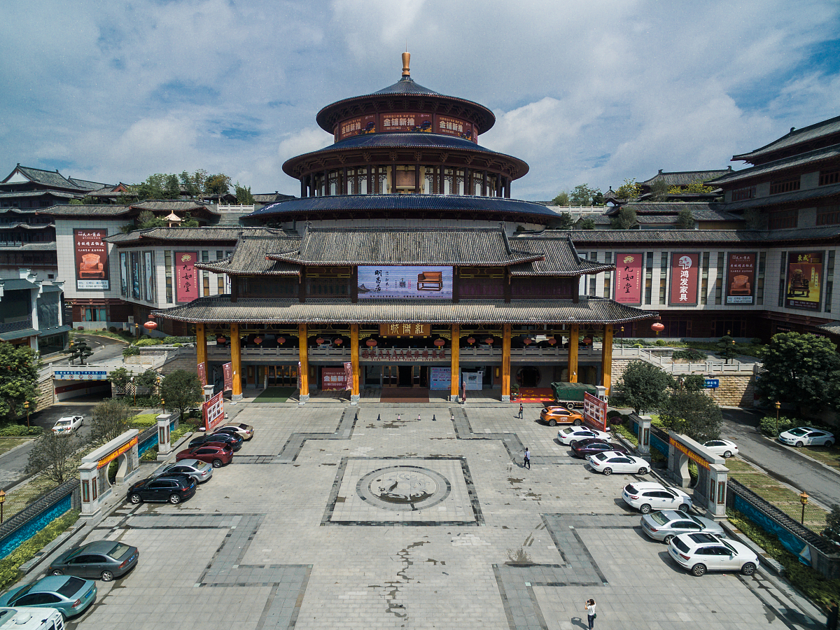 旅游开发对少数民族文化认同的影响：案例分析