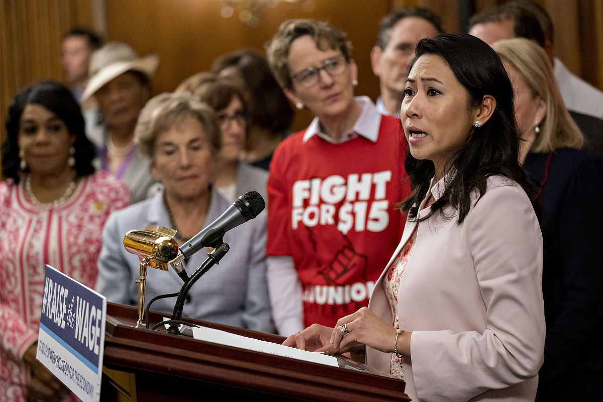 C语言程序：计算并输出员工实发工资