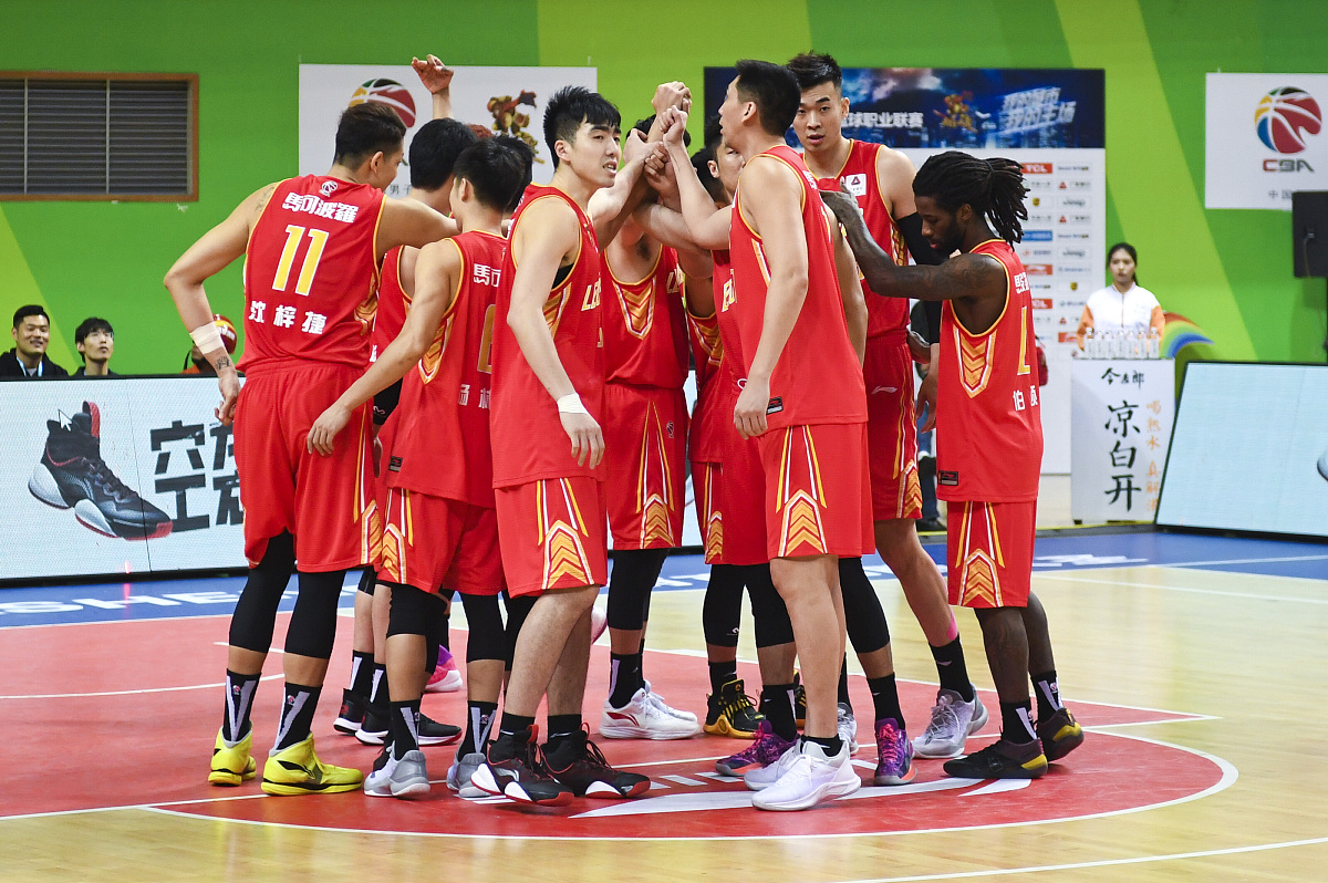 运动会加油稿模板：100字通用稿件，点燃激情，鼓舞士气