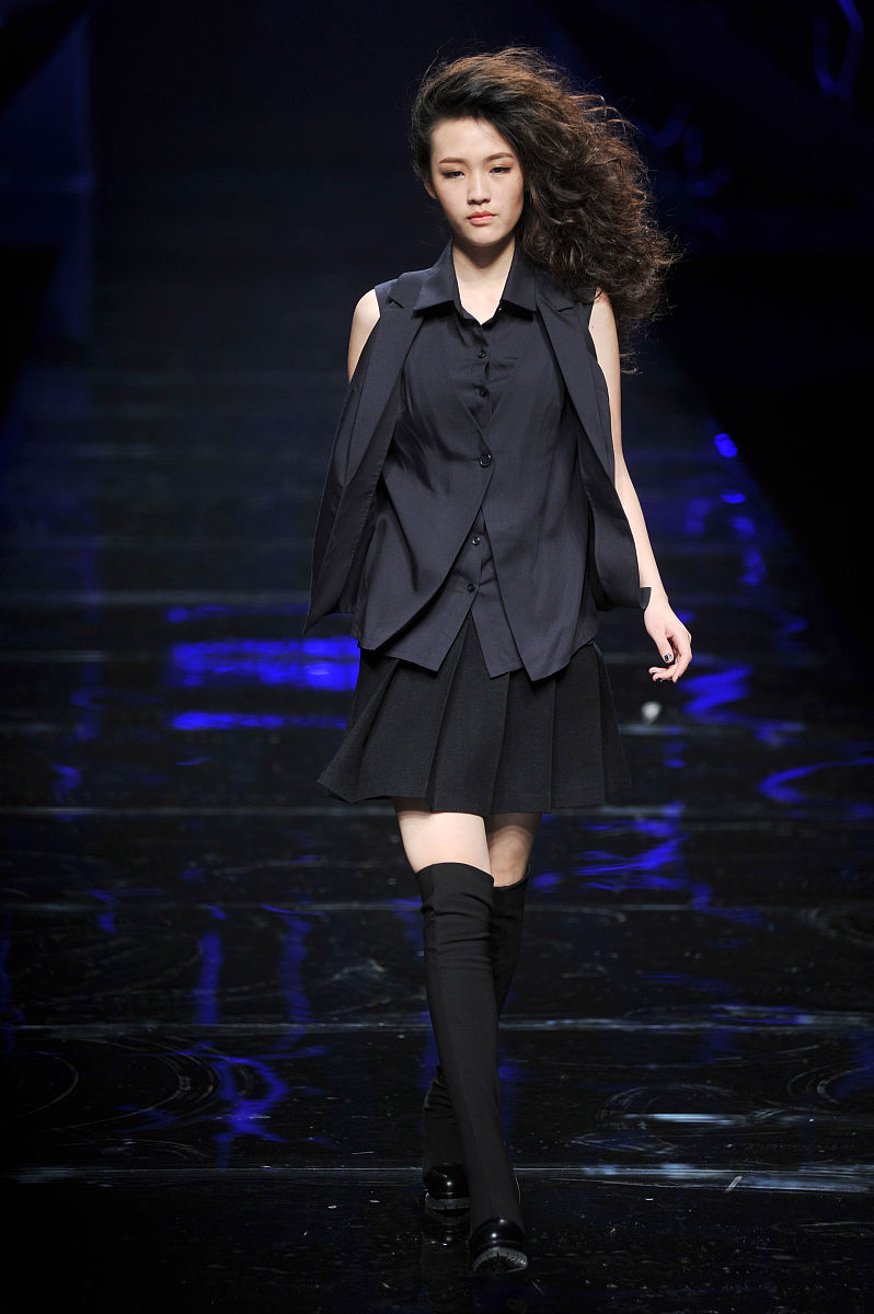 鹤山职业技术高级中学服装设计与工艺专业怎么样？就业前景分析