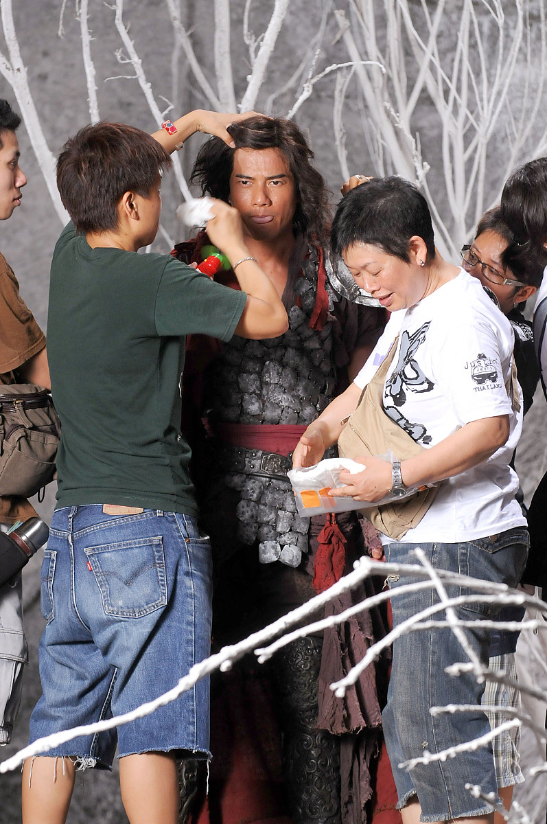 2008年4月22日,泰国曼谷,电影《风云Ⅱ》曼谷举行开镜拜神仪式.郭富城