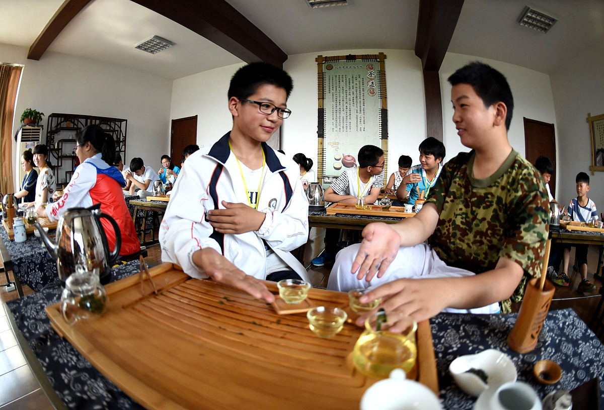 中小学心理教师行为礼仪规范与指导：应对常见情景的正确做法