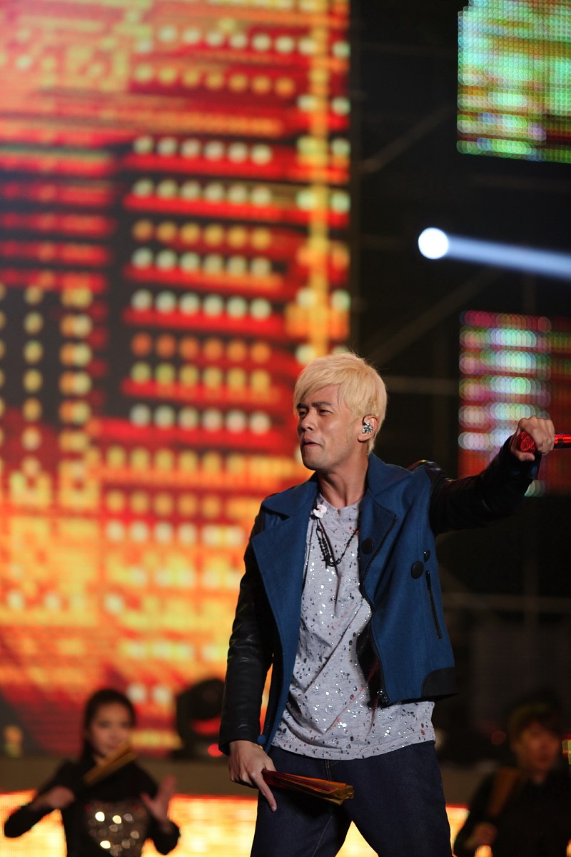 周杰伦《晴天》&《稻香》歌曲赏析：经典旋律背后的感人故事