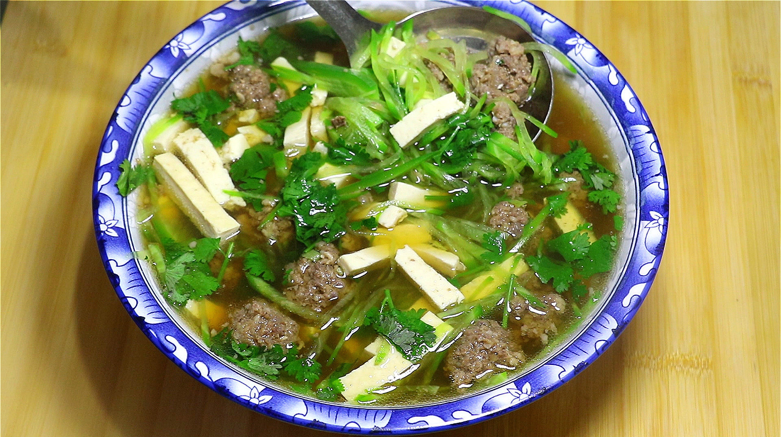 入秋了,多喝这道汤,润肺止咳,每天喝1碗,简单营养越喝越苗条