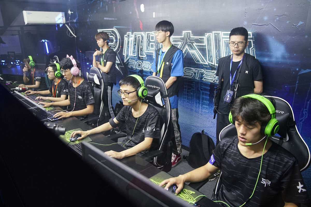 RNG 李元浩：实力打野，冠军之路