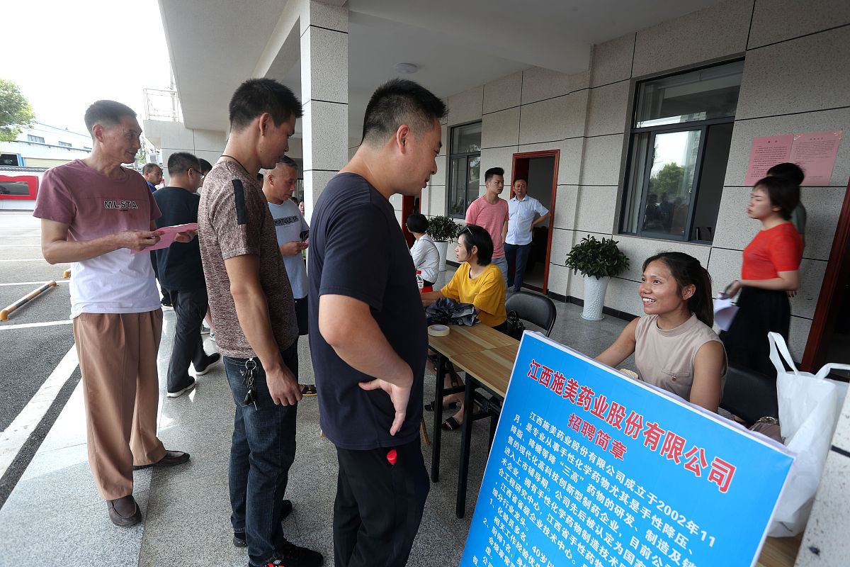 论述对农村社会工作及社区支持的重视程度不够是滁州市农村低收入家庭社区支持存在问题的原因写成一段话格式不少于500字。