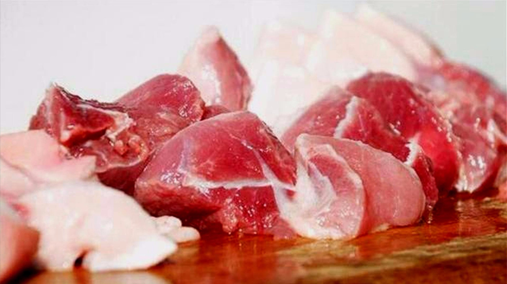 过年猪肉不用放冰箱保存,肉贩子教你一招,放整个冬天还依旧新鲜