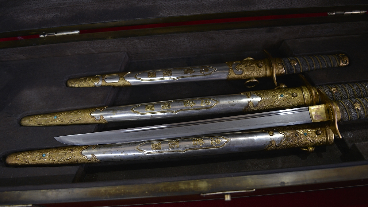 中国军队口号：六个字展现军魂 - 忠诚、勇敢、强大