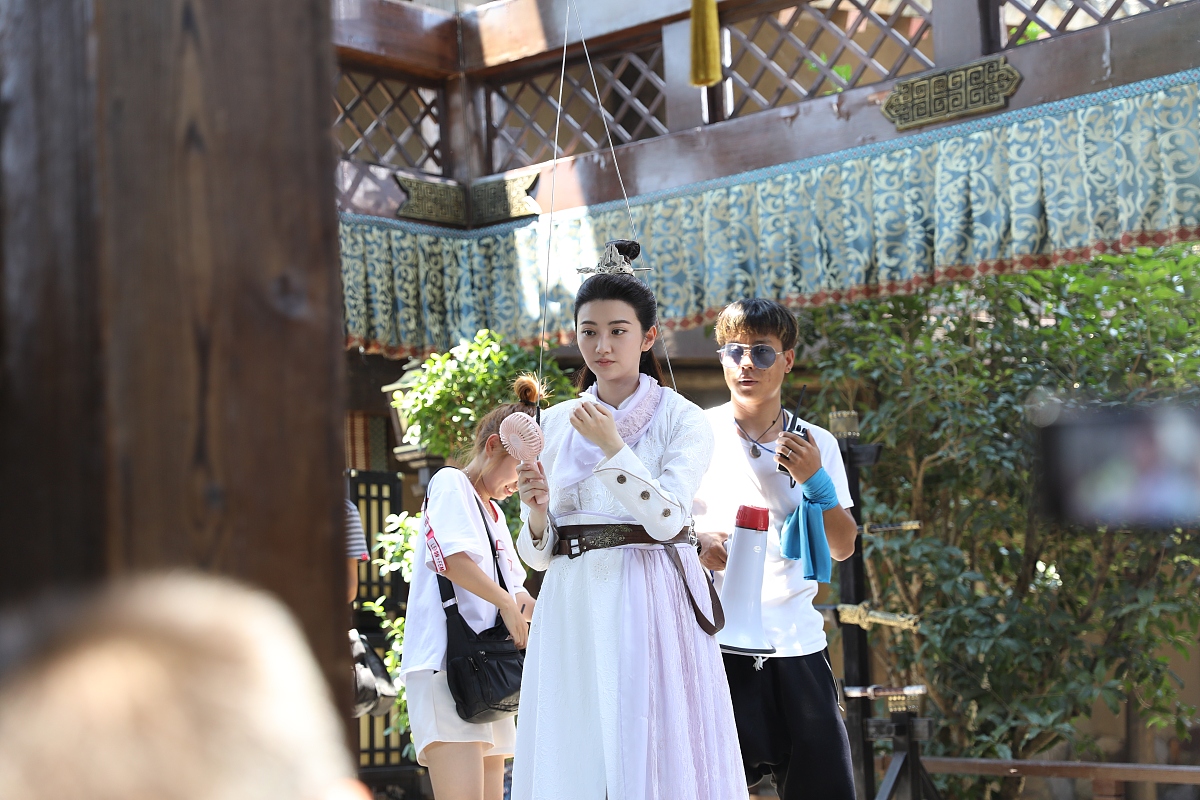 《星落凝成糖》下饭甜剧：陈星旭李兰迪演绎倾世绝恋