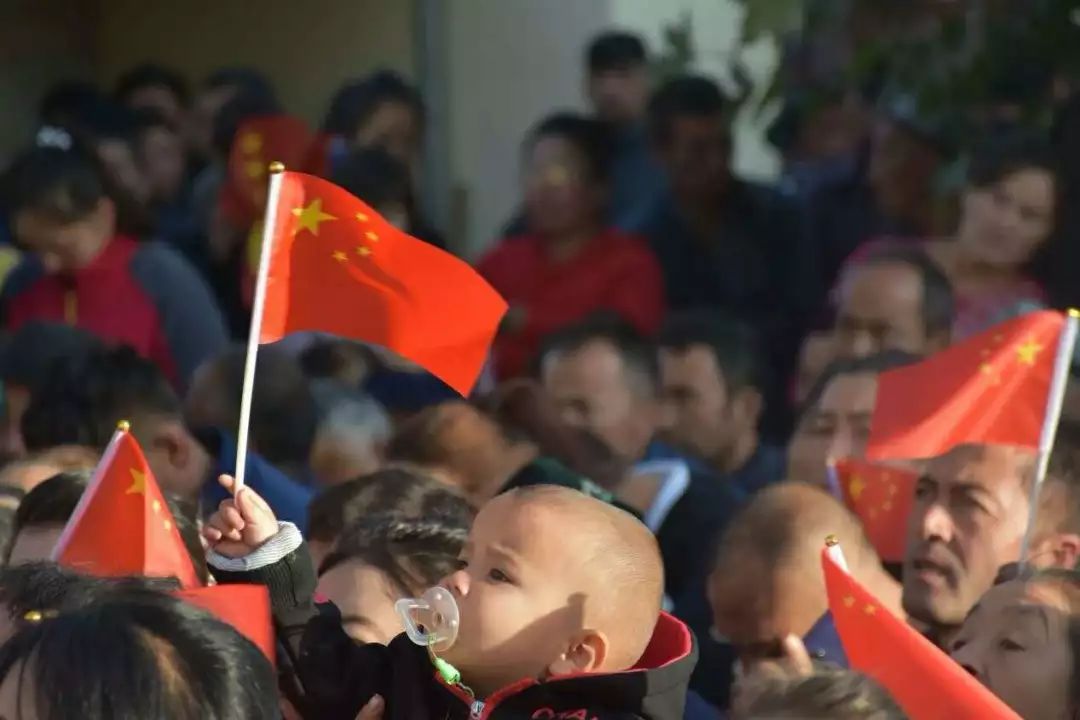 我愛你中國!新疆各族婦女姐妹向祖國母親深情告白!