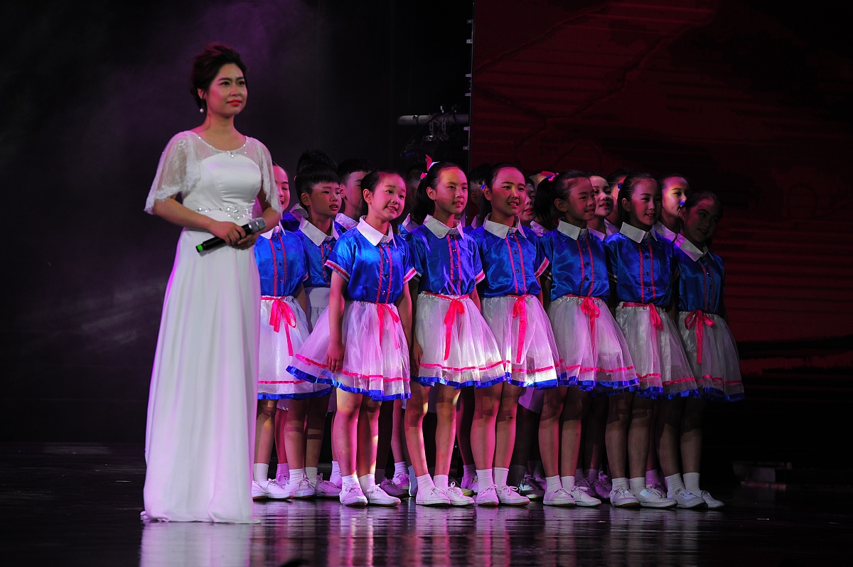 小城夏天的舞蹈十到十二岁