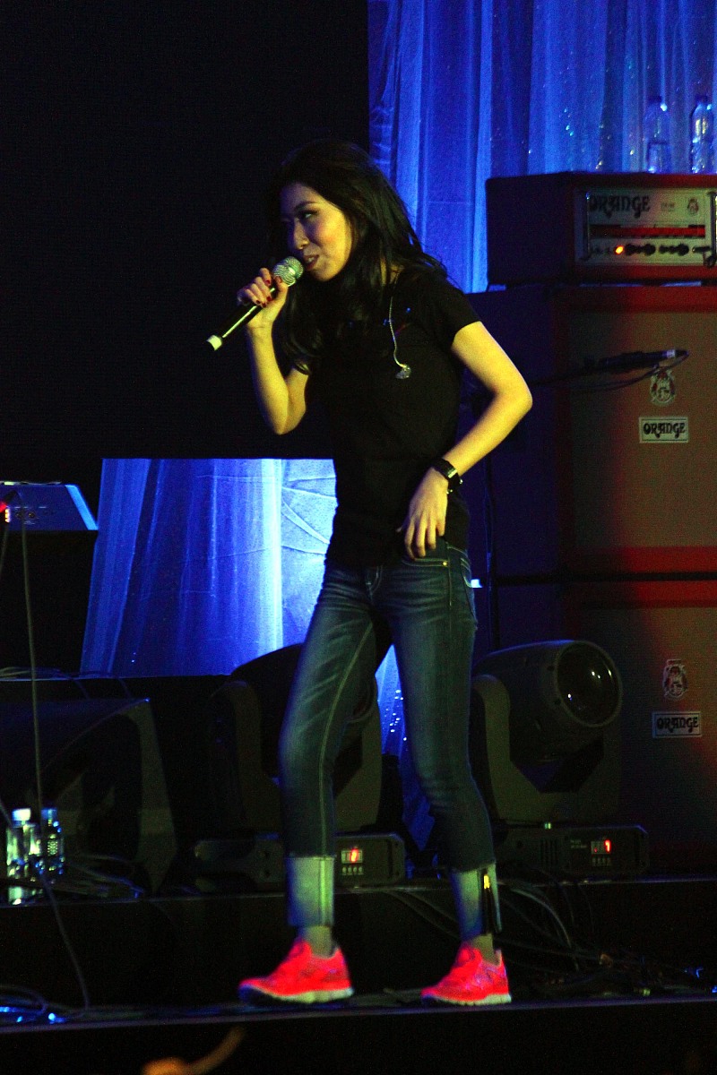 2012年12月15日,江苏省南通市,曲婉婷2012年世界巡演南通站.***_***曲